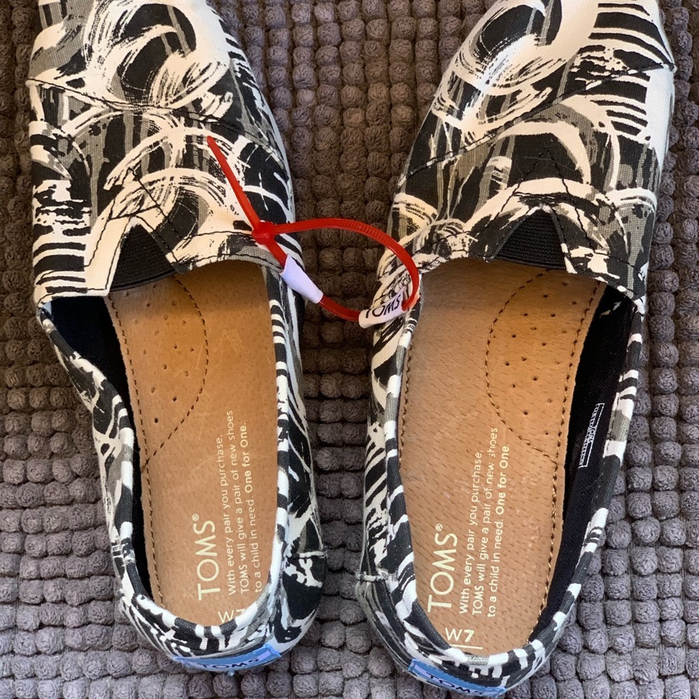 Authentic Toms - Picture 5 of 5